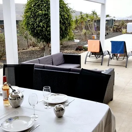 Estrella De Blanca * La Oliva