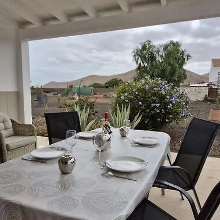 Estrella De Blanca Villa La Oliva