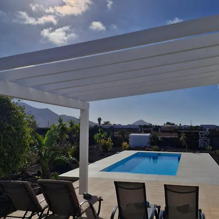 Estrella De Blanca Villa