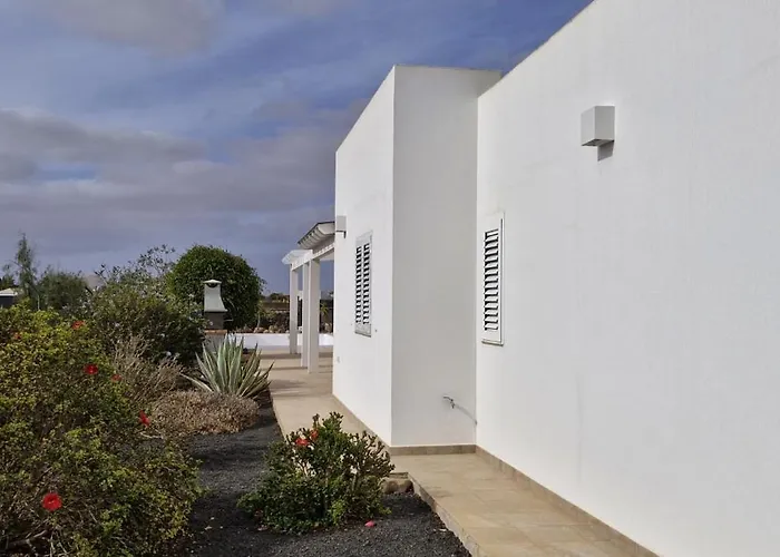 Estrella De Blanca Villa La Oliva