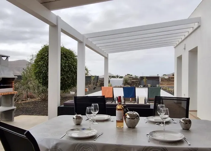 Estrella De Blanca Villa