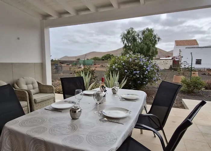 Estrella De Blanca Villa La Oliva