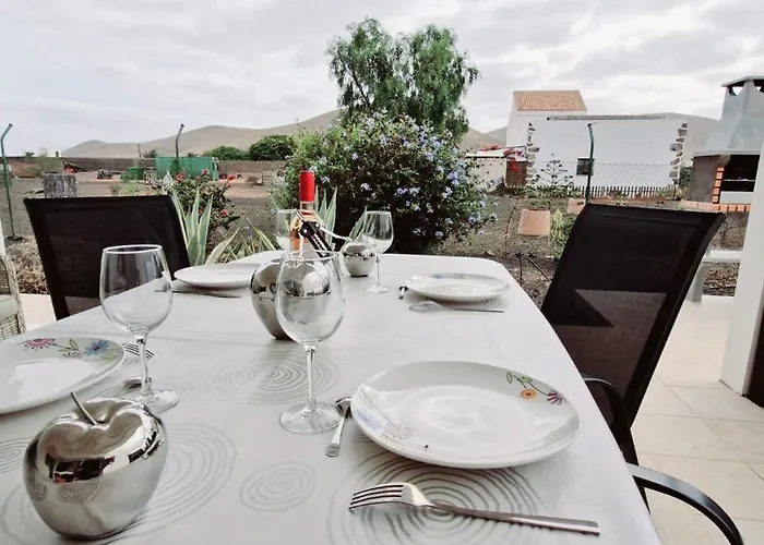 Estrella De Blanca Villa La Oliva