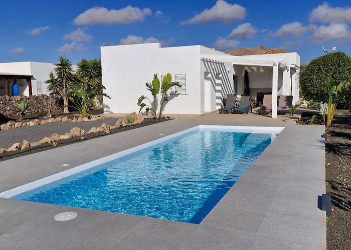 Estrella De Blanca Villa