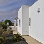 Estrella De Blanca Villa La Oliva